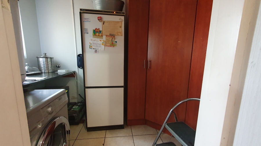 3 Bedroom Property for Sale in Oakdene Gauteng