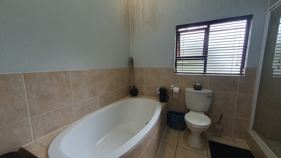 3 Bedroom Property for Sale in Oakdene Gauteng