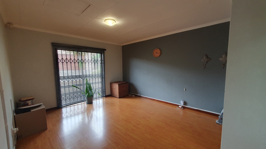 3 Bedroom Property for Sale in Oakdene Gauteng