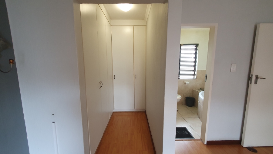 3 Bedroom Property for Sale in Oakdene Gauteng