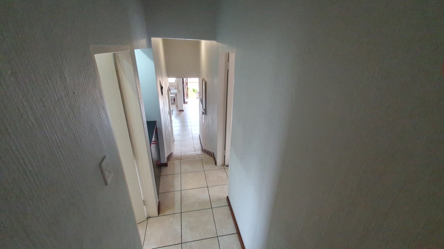 3 Bedroom Property for Sale in Oakdene Gauteng