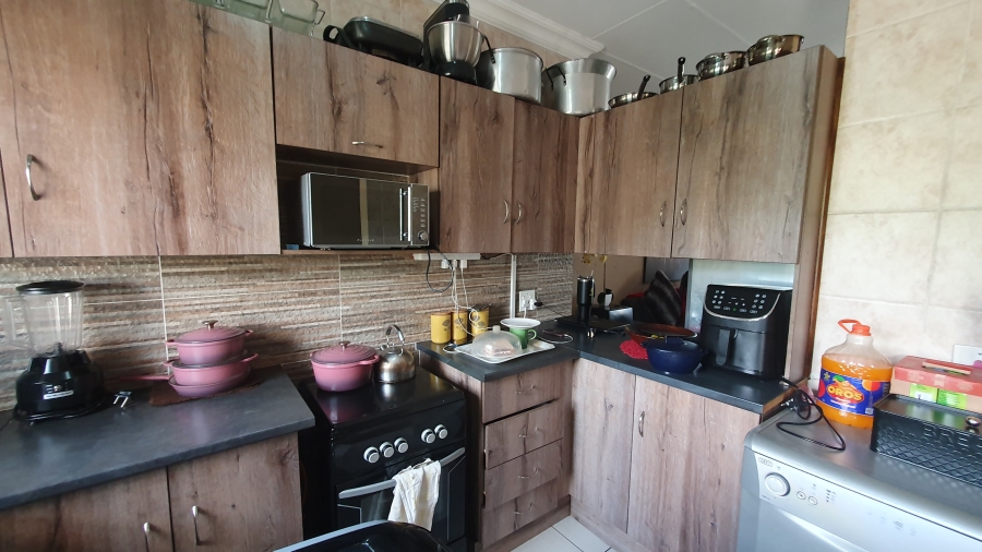 3 Bedroom Property for Sale in Alberante Gauteng