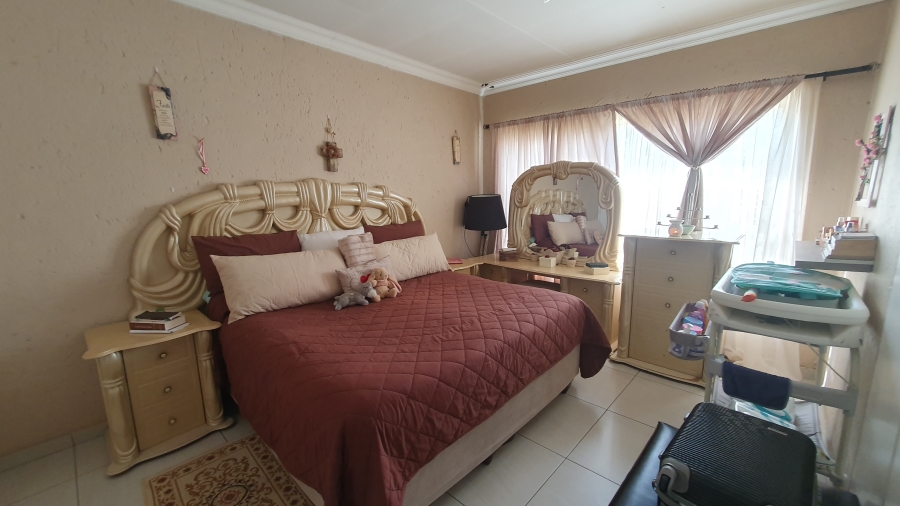 3 Bedroom Property for Sale in Alberante Gauteng