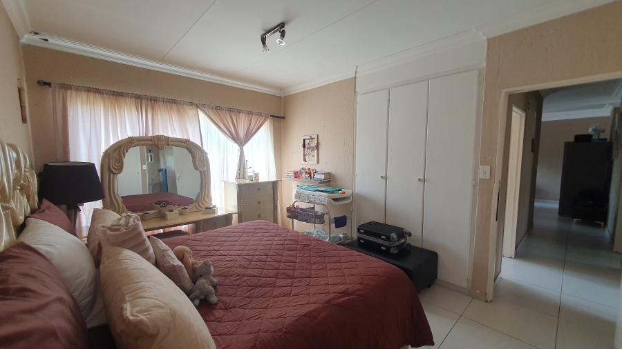 3 Bedroom Property for Sale in Alberante Gauteng