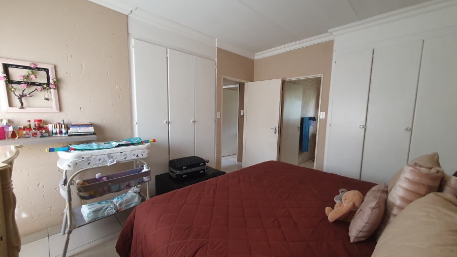 3 Bedroom Property for Sale in Alberante Gauteng