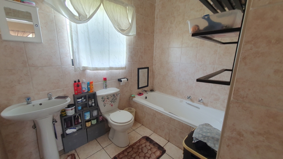 3 Bedroom Property for Sale in Alberante Gauteng