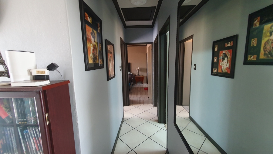 3 Bedroom Property for Sale in South Crest Gauteng