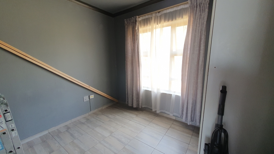 3 Bedroom Property for Sale in South Crest Gauteng