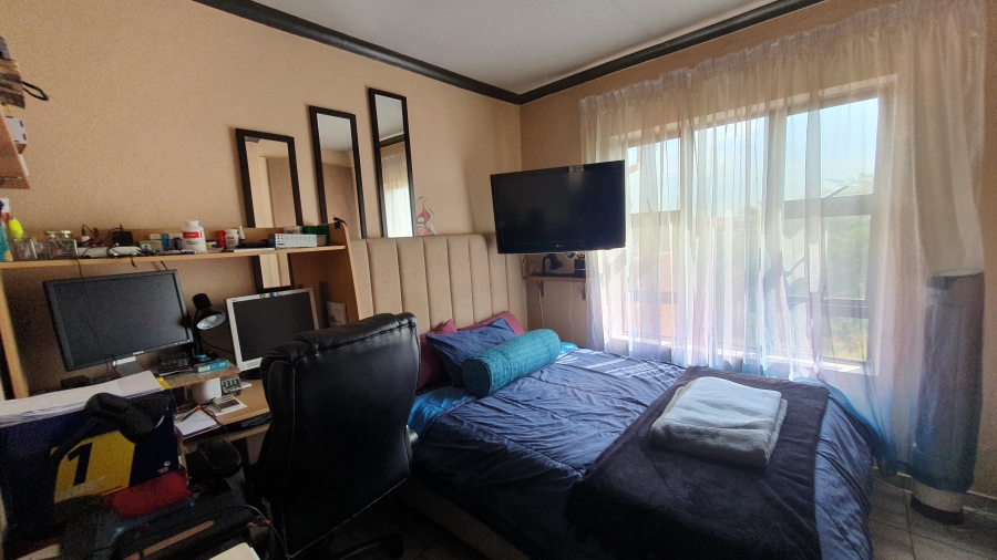 3 Bedroom Property for Sale in South Crest Gauteng