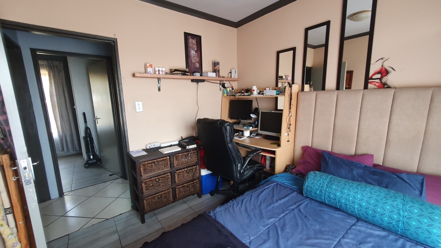 3 Bedroom Property for Sale in South Crest Gauteng