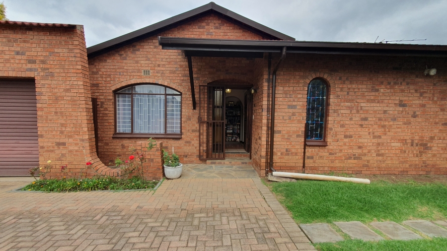3 Bedroom Property for Sale in Glenvista Gauteng