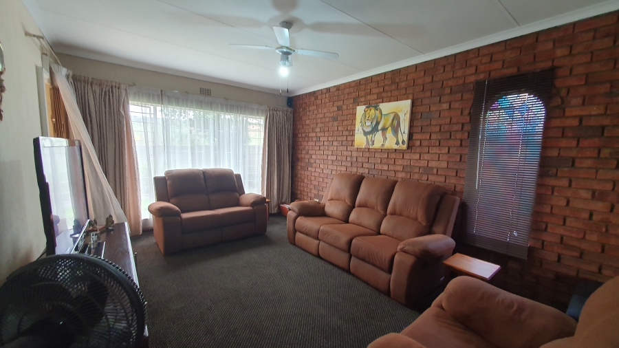 3 Bedroom Property for Sale in Glenvista Gauteng