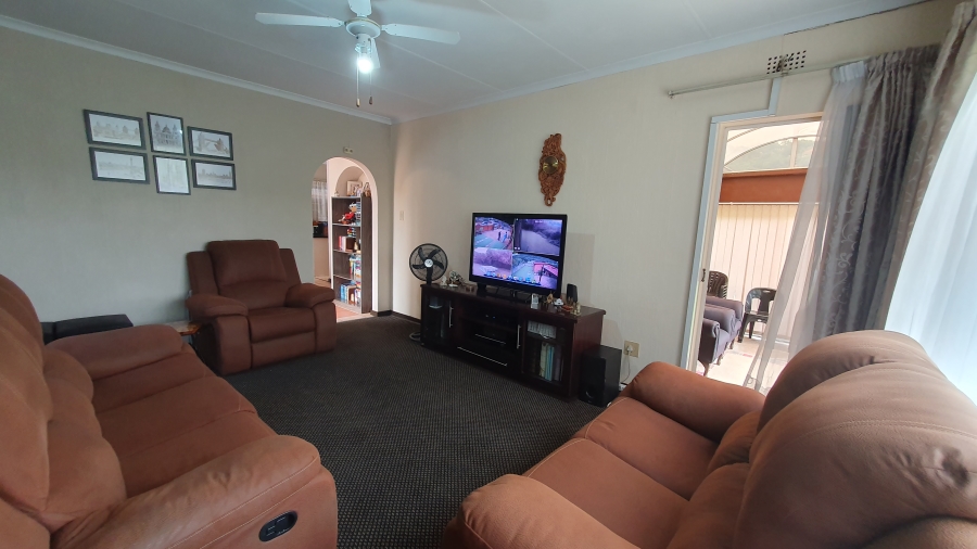 3 Bedroom Property for Sale in Glenvista Gauteng