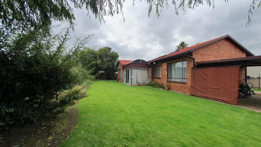 3 Bedroom Property for Sale in Glenvista Gauteng