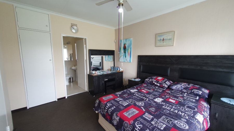 3 Bedroom Property for Sale in Glenvista Gauteng