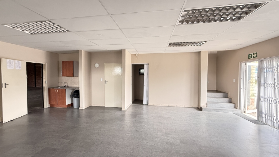 To Let Commercial Property for Rent in Rooihuiskraal Gauteng