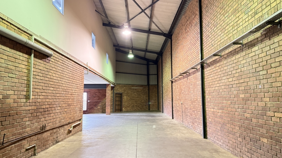 To Let Commercial Property for Rent in Rooihuiskraal Gauteng