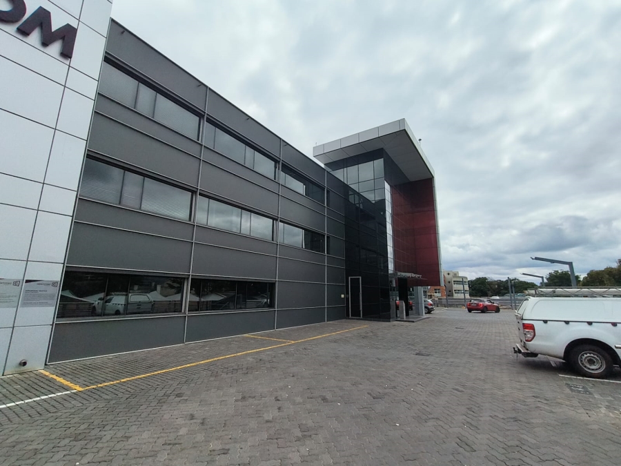 To Let Commercial Property for Rent in Die Hoewes Gauteng