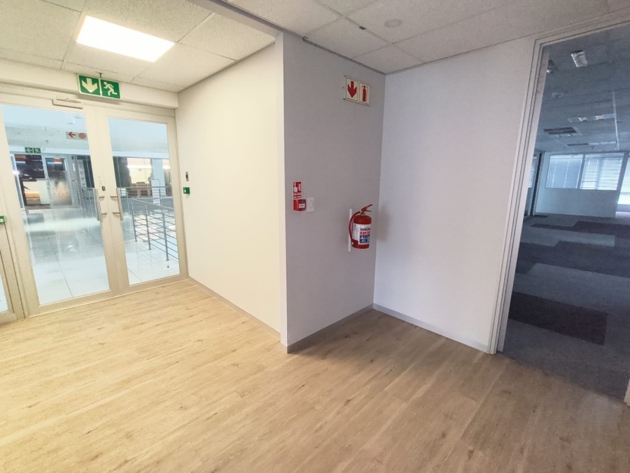 To Let Commercial Property for Rent in Die Hoewes Gauteng