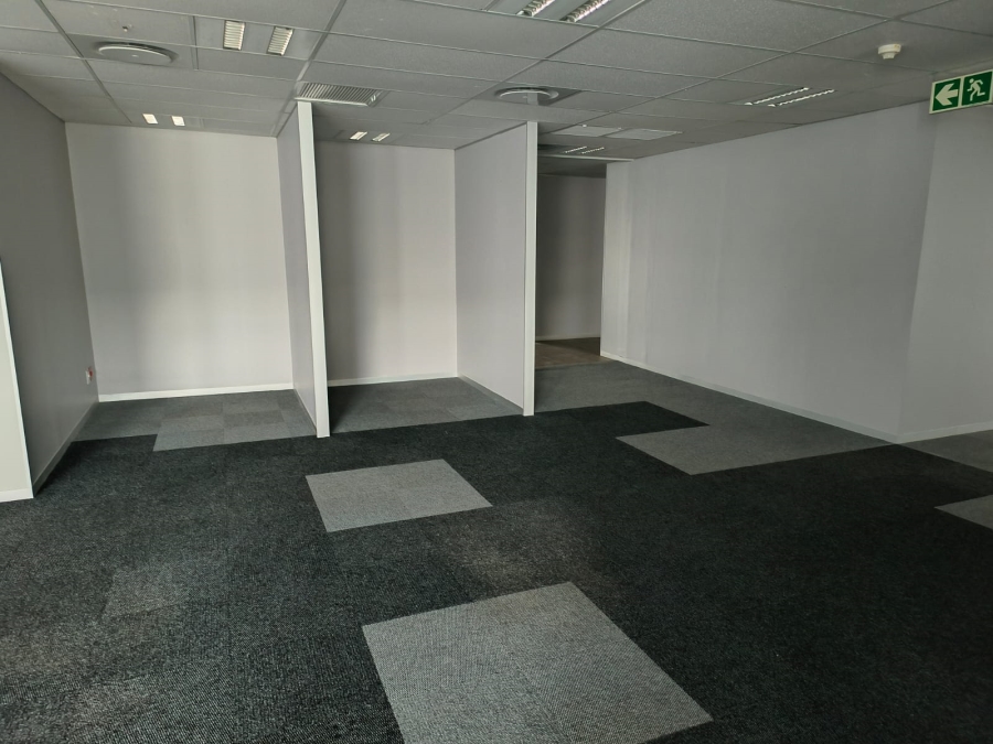 To Let Commercial Property for Rent in Die Hoewes Gauteng