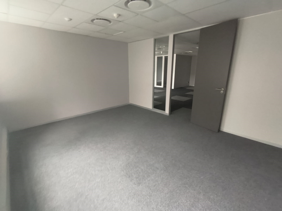 To Let Commercial Property for Rent in Die Hoewes Gauteng