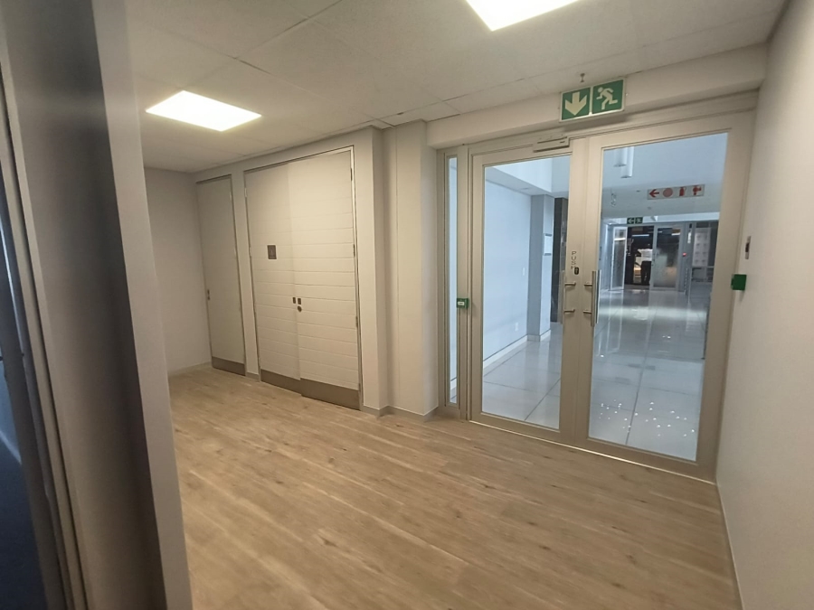 To Let Commercial Property for Rent in Die Hoewes Gauteng