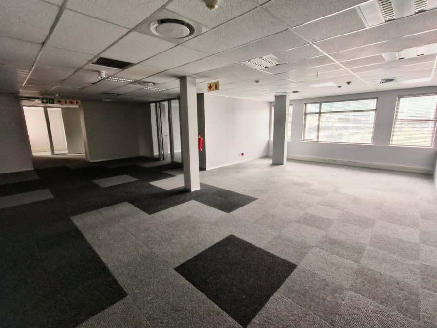 To Let Commercial Property for Rent in Die Hoewes Gauteng
