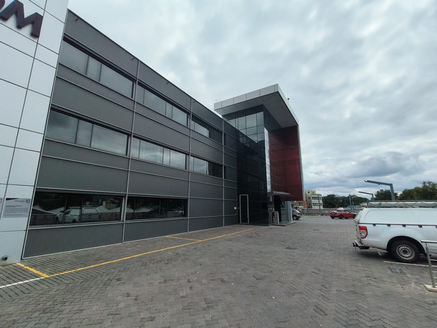 To Let Commercial Property for Rent in Die Hoewes Gauteng