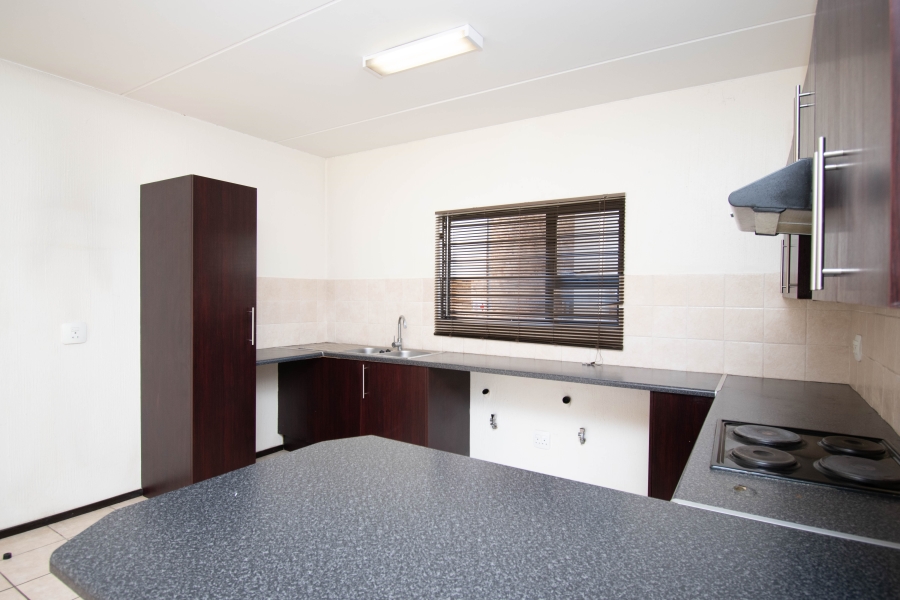 To Let 2 Bedroom Property for Rent in Northwold Gauteng