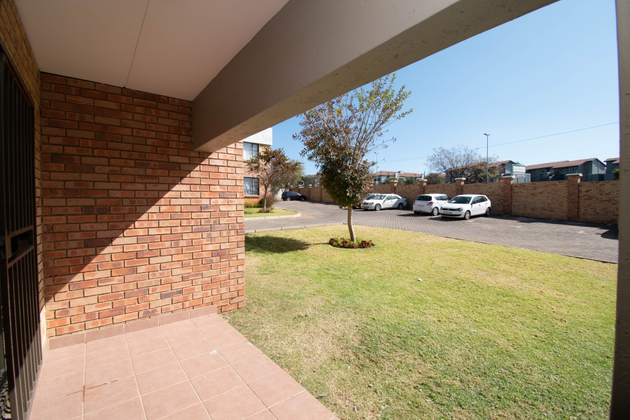 To Let 2 Bedroom Property for Rent in Northwold Gauteng