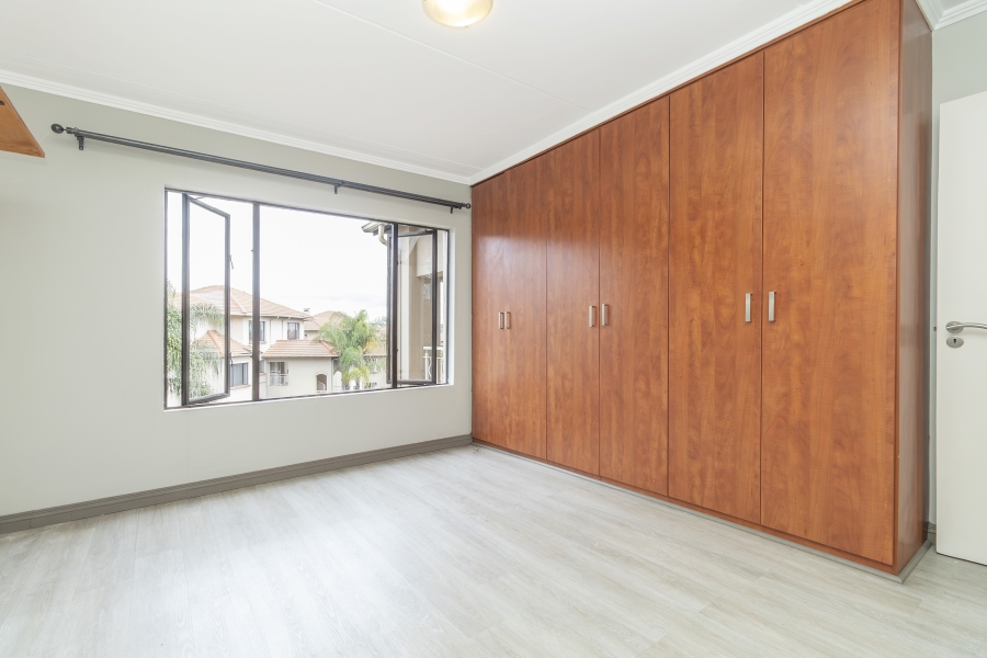 2 Bedroom Property for Sale in Sunninghill Gauteng