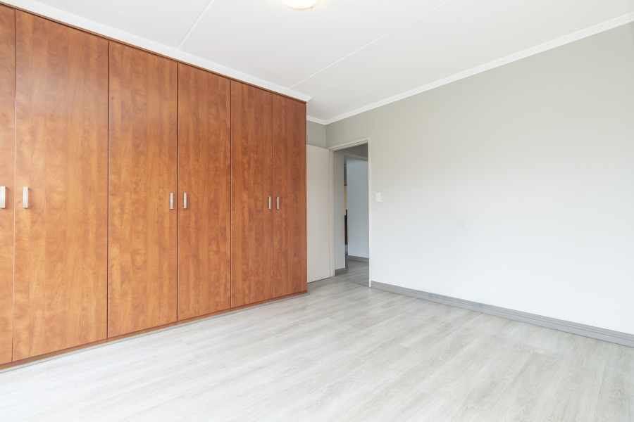 2 Bedroom Property for Sale in Sunninghill Gauteng