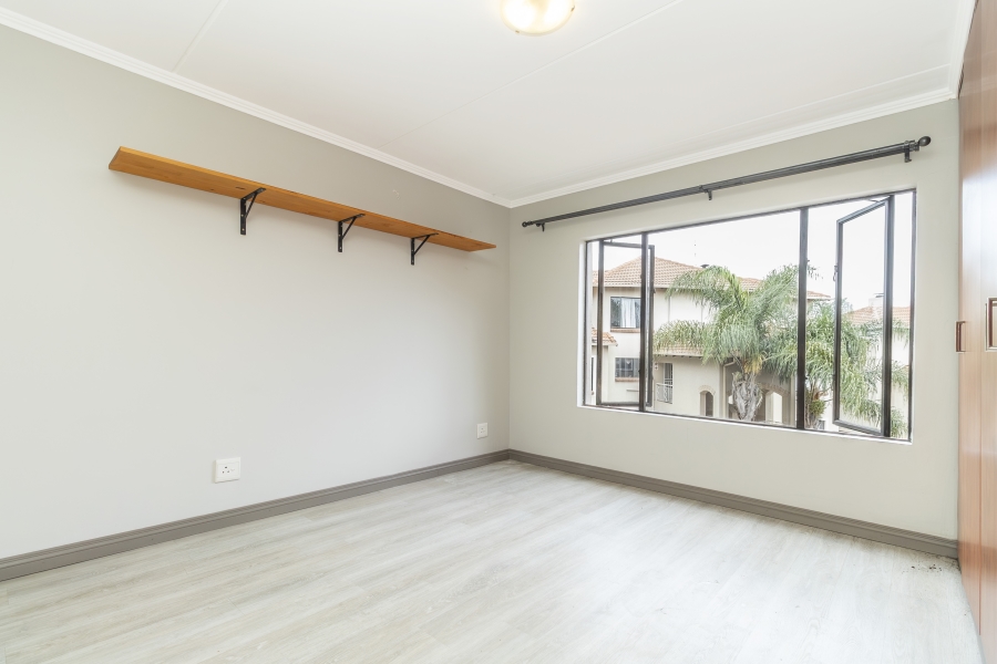 2 Bedroom Property for Sale in Sunninghill Gauteng