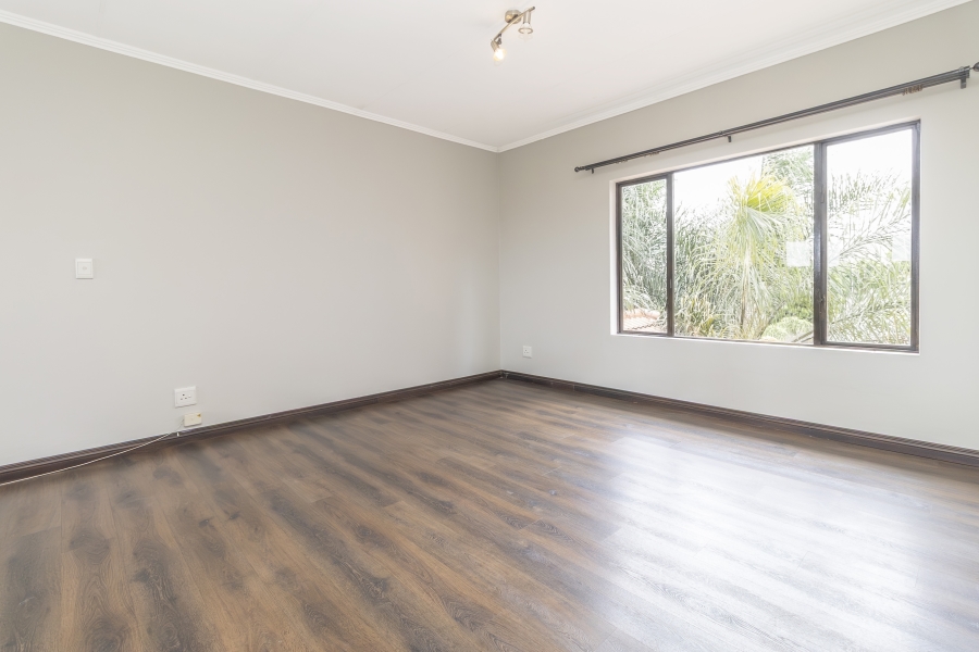 2 Bedroom Property for Sale in Sunninghill Gauteng