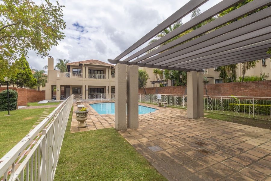 2 Bedroom Property for Sale in Sunninghill Gauteng