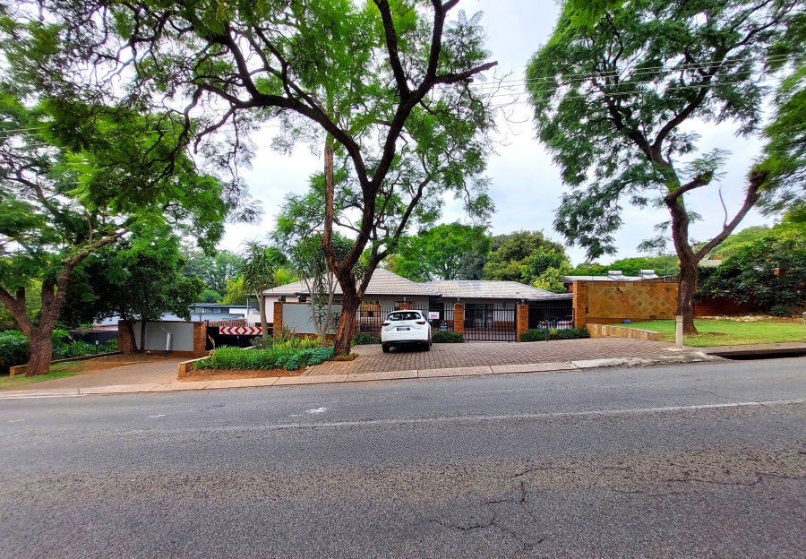5 Bedroom Property for Sale in Lukasrand Gauteng