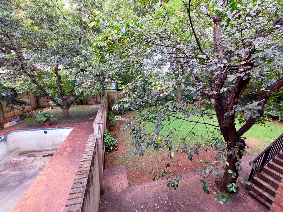 5 Bedroom Property for Sale in Lukasrand Gauteng