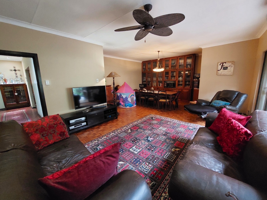 5 Bedroom Property for Sale in Lukasrand Gauteng