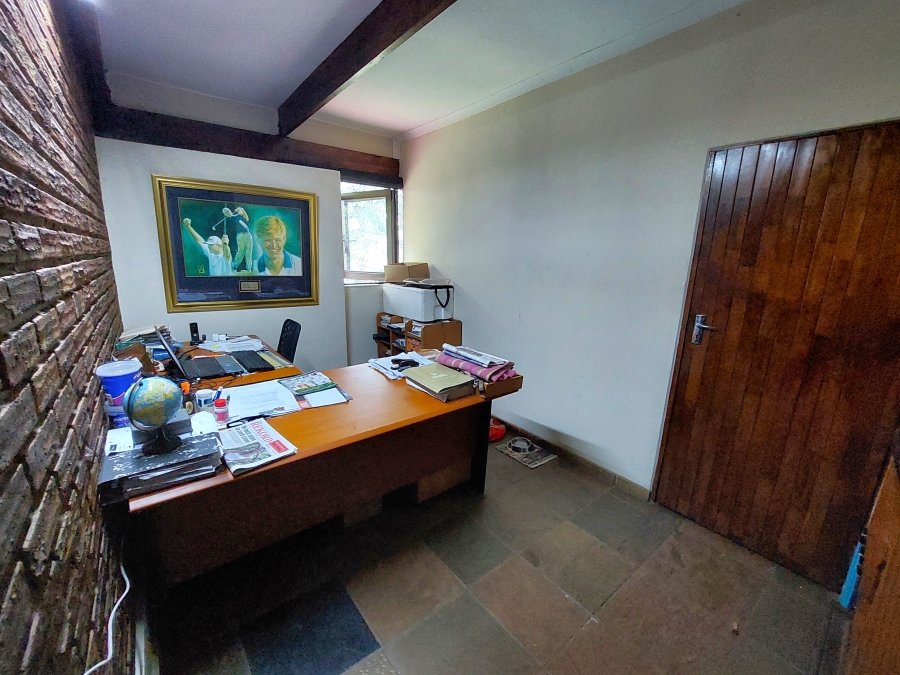 5 Bedroom Property for Sale in Lukasrand Gauteng
