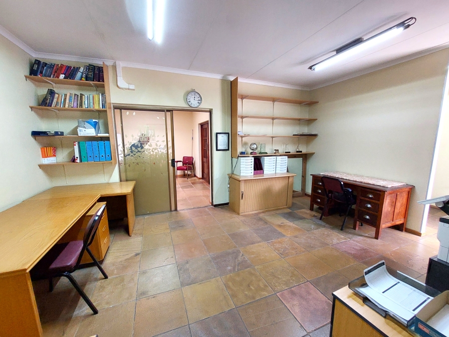 5 Bedroom Property for Sale in Lukasrand Gauteng