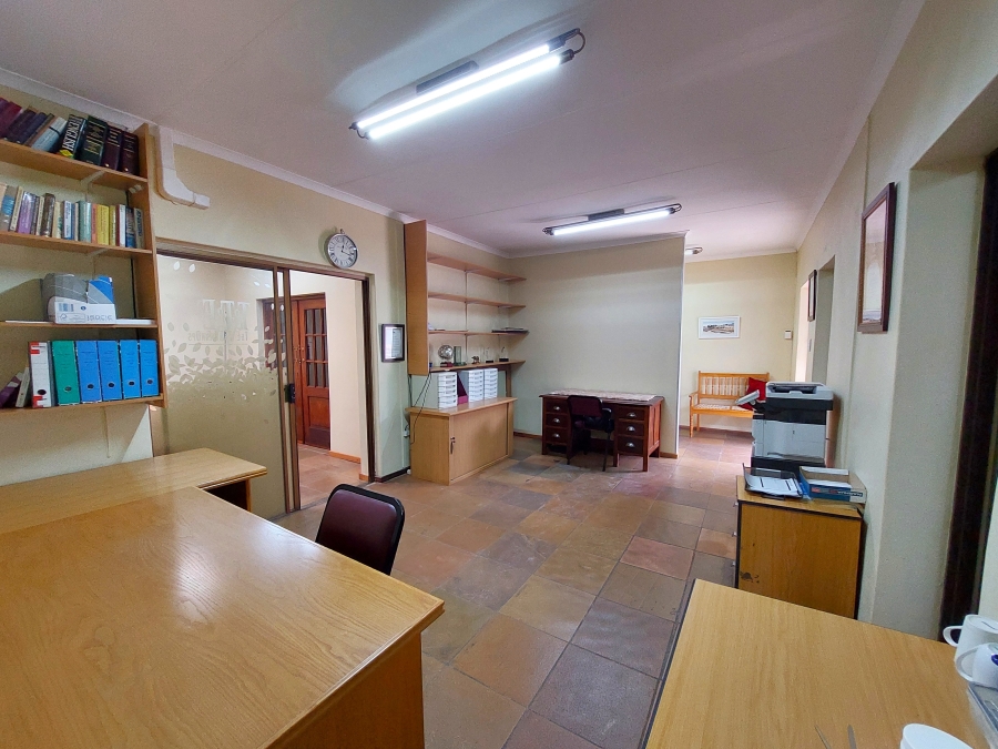 5 Bedroom Property for Sale in Lukasrand Gauteng