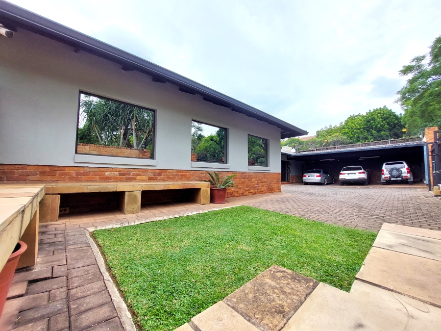 5 Bedroom Property for Sale in Lukasrand Gauteng