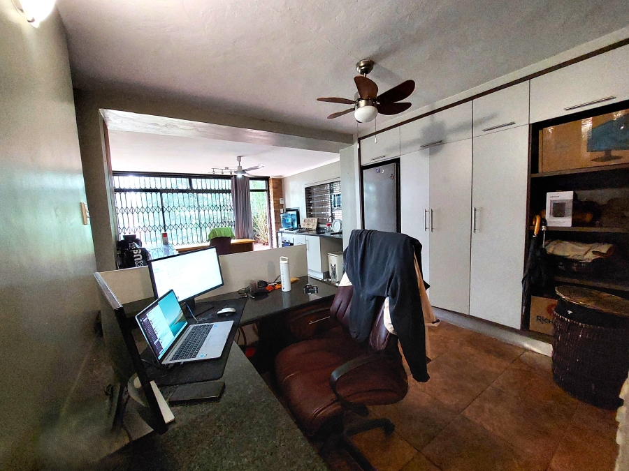 5 Bedroom Property for Sale in Lukasrand Gauteng