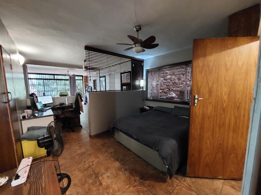 5 Bedroom Property for Sale in Lukasrand Gauteng