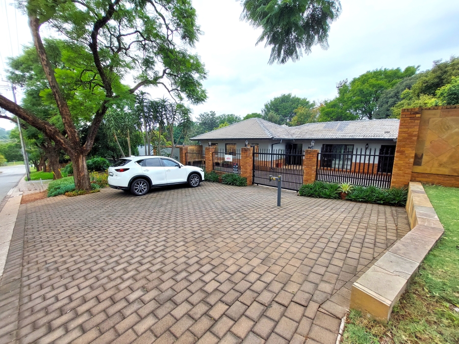 5 Bedroom Property for Sale in Lukasrand Gauteng