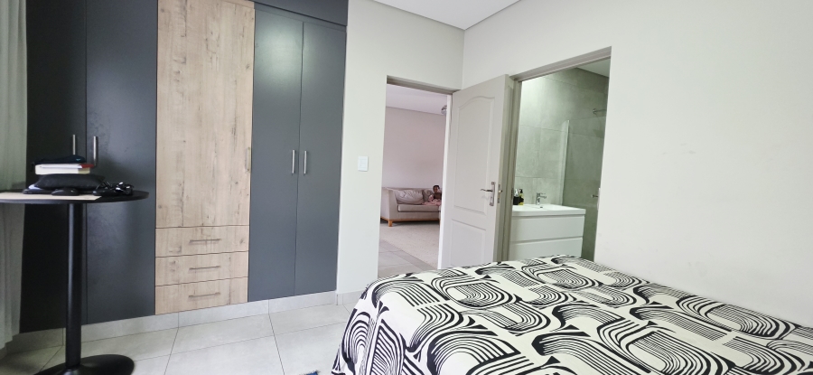 2 Bedroom Property for Sale in Die Hoewes Gauteng