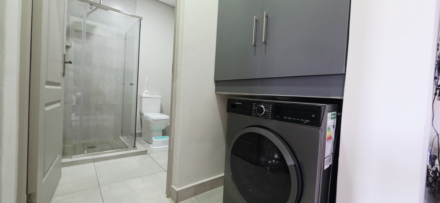 2 Bedroom Property for Sale in Die Hoewes Gauteng