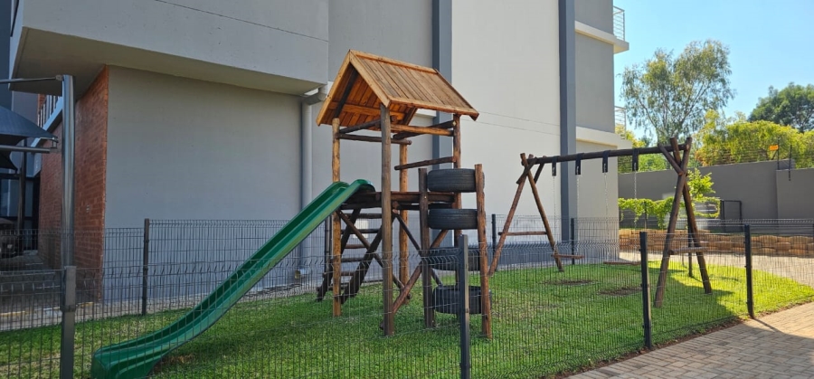 2 Bedroom Property for Sale in Die Hoewes Gauteng