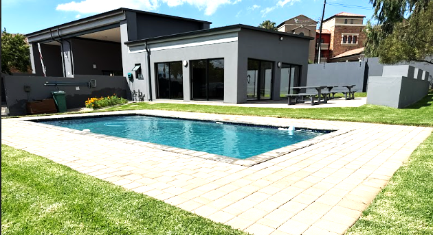 2 Bedroom Property for Sale in Die Hoewes Gauteng