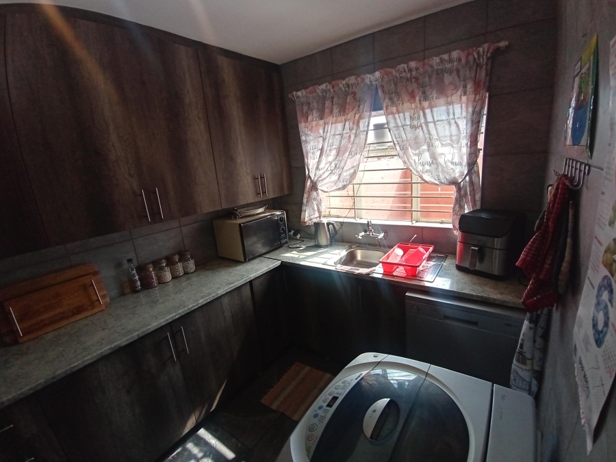 2 Bedroom Property for Sale in Raceview Gauteng